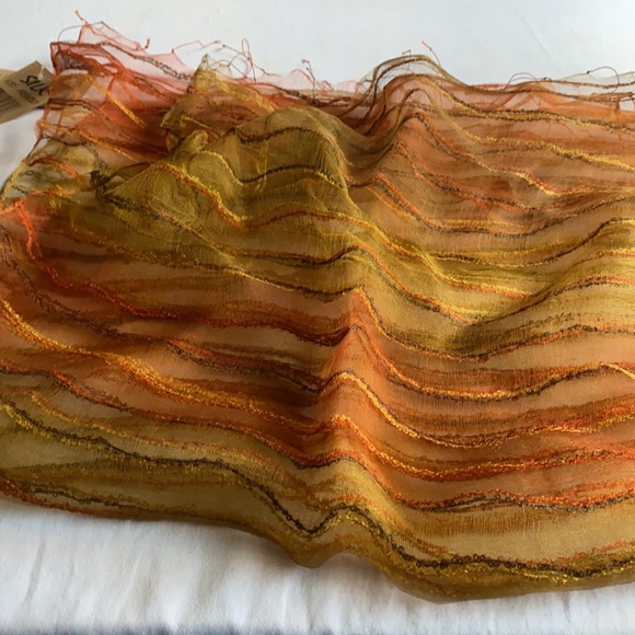 SALE 🛍️ Warm Colors Abound - The Perfect Scarf - Picture 2 of 8